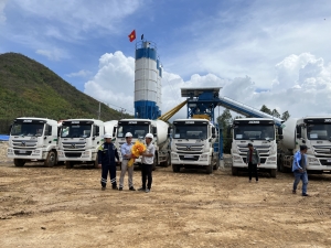 Bàn Giao 8 Xe Bồn Trộn Cho Công Ty Cổ Phần Lizen
